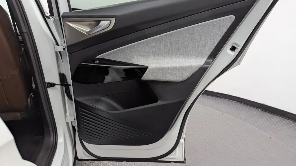 2023 VOLKSWAGEN ID.4 PRO photo 20