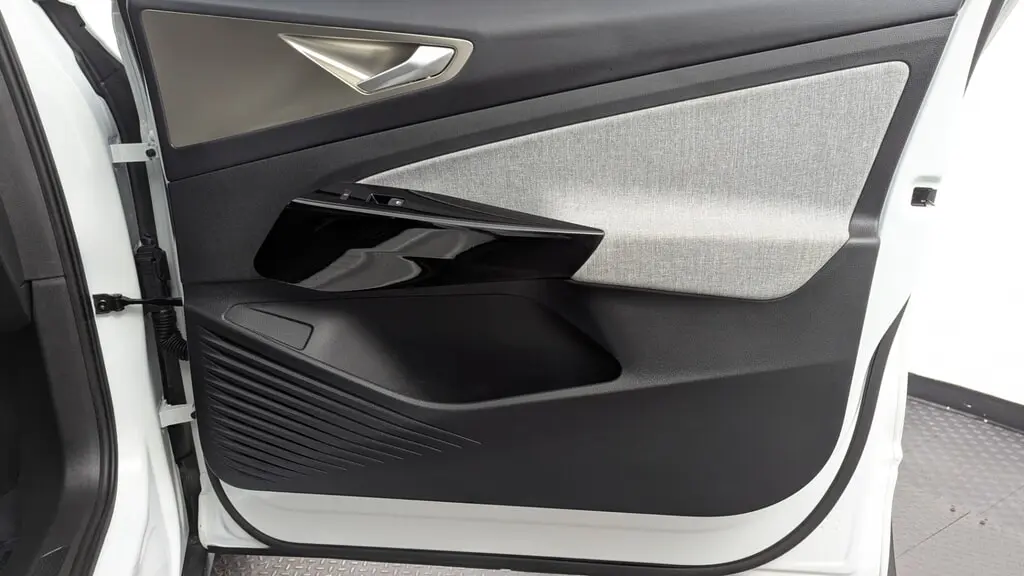 2023 VOLKSWAGEN ID.4 PRO photo 22