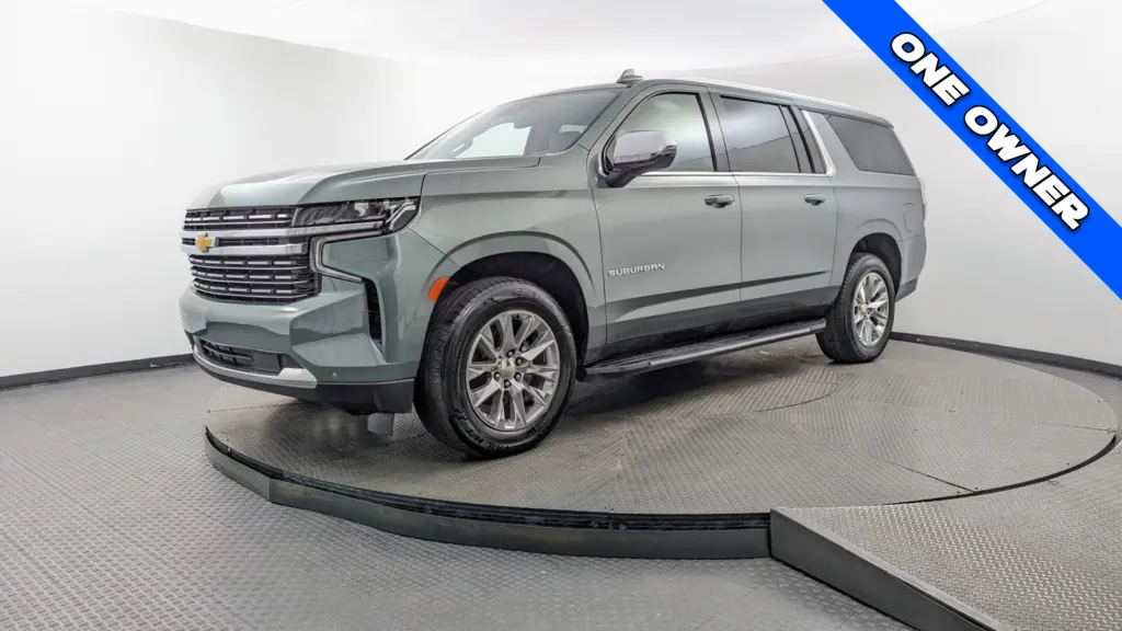 2023 CHEVROLET SUBURBAN PREMIER photo 1