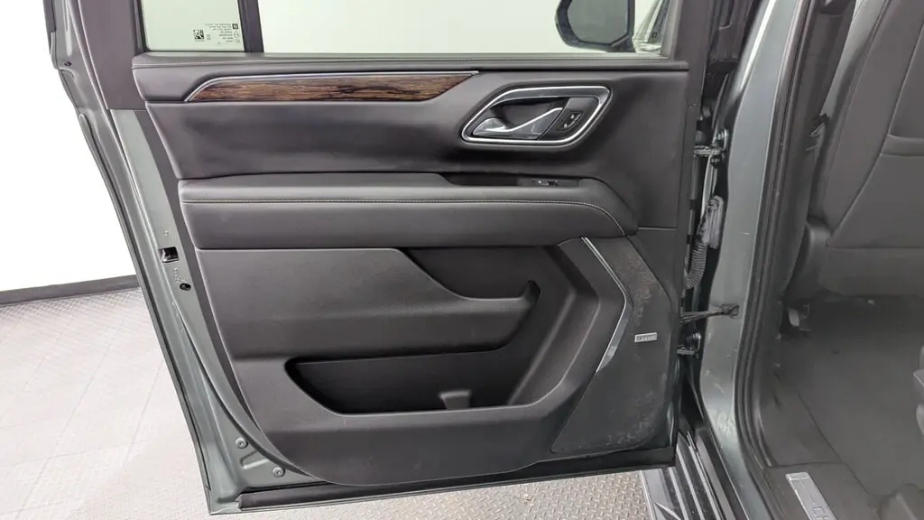 2023 CHEVROLET SUBURBAN PREMIER photo 13