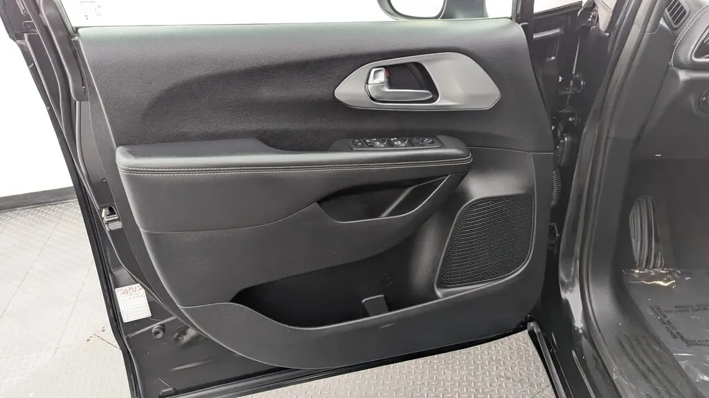 Florida Fine Cars - Used CHRYSLER PACIFICA 2023 MIAMI TOURING
