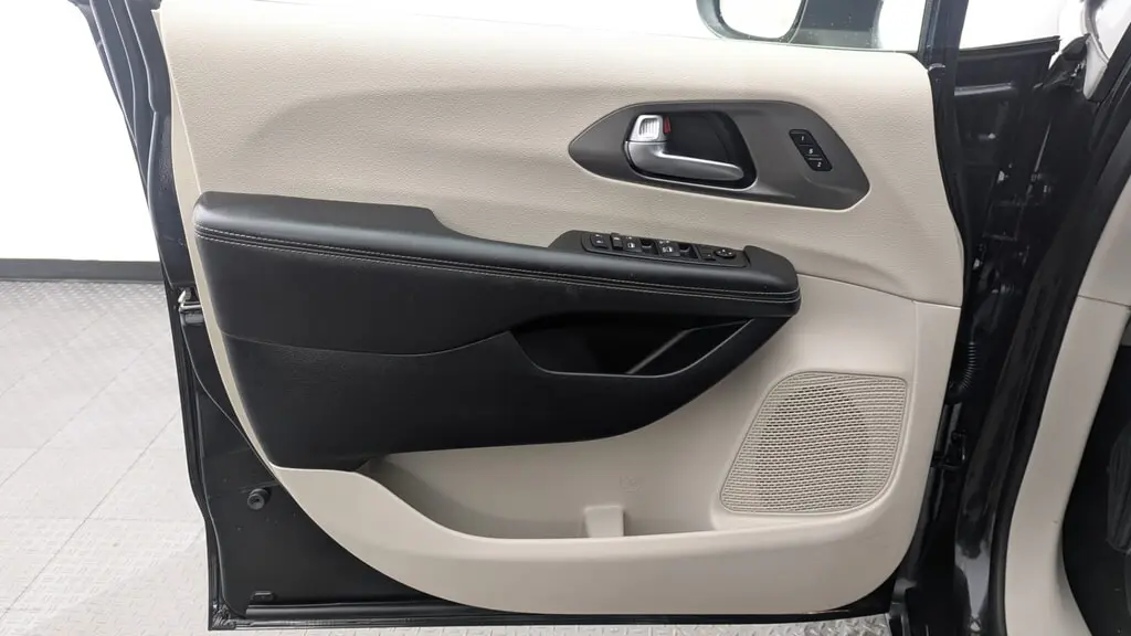 Florida Fine Cars - Used CHRYSLER PACIFICA 2023 MIAMI TOURING L