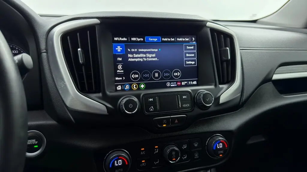 2024 GMC TERRAIN SLT photo 25