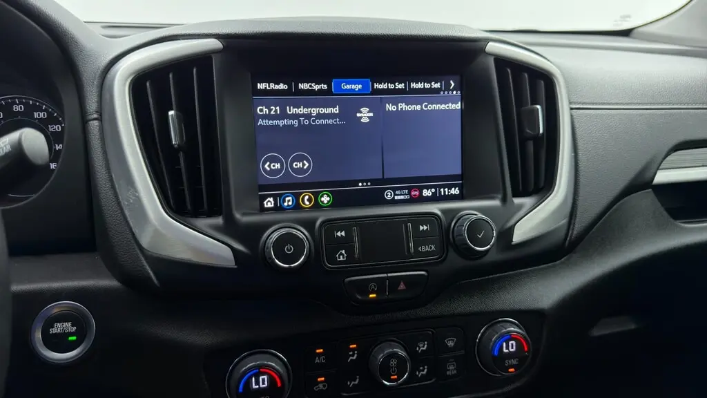 2024 GMC TERRAIN SLT photo 32