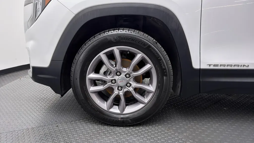 2024 GMC TERRAIN SLT photo 33