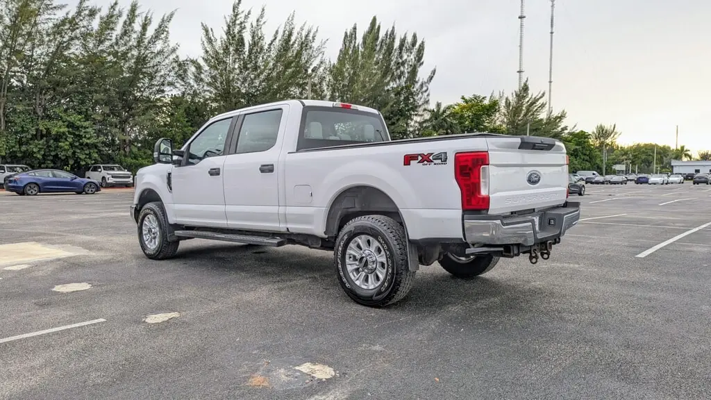 2019 FORD SUPER DUTY F-250 SRW XL photo 5