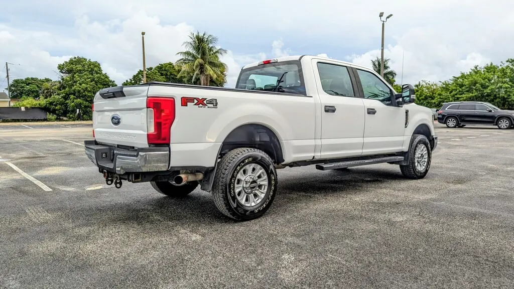 2019 FORD SUPER DUTY F-250 SRW XL photo 7