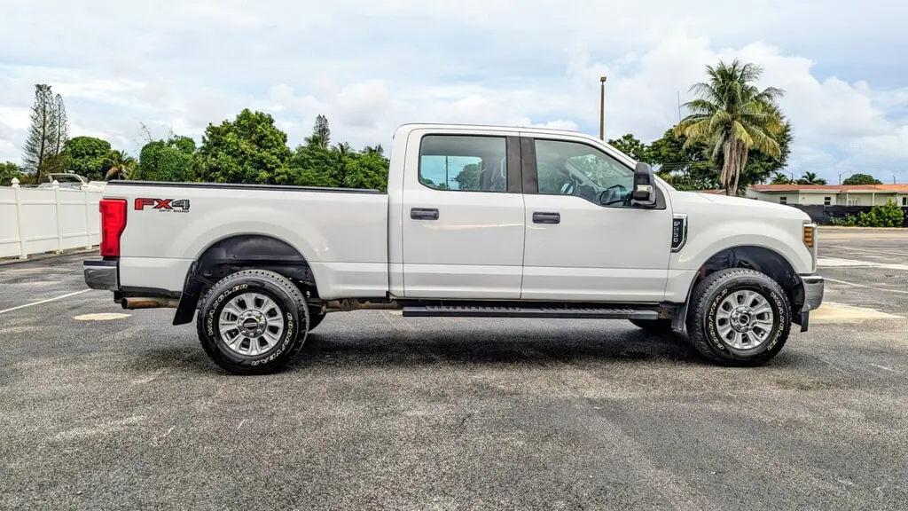 2019 FORD SUPER DUTY F-250 SRW XL photo 8
