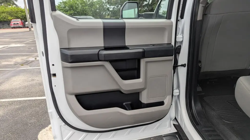 2019 FORD SUPER DUTY F-250 SRW XL photo 15