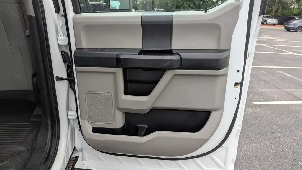 2019 FORD SUPER DUTY F-250 SRW XL photo 18