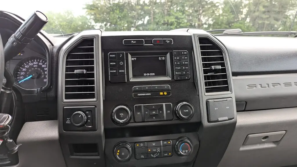 2019 FORD SUPER DUTY F-250 SRW XL photo 25