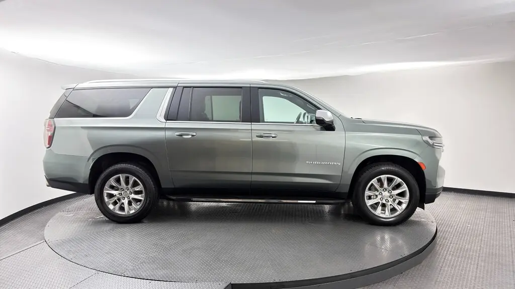 2023 CHEVROLET SUBURBAN PREMIER photo 8
