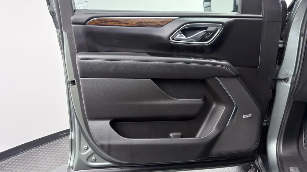 2023 CHEVROLET SUBURBAN PREMIER photo 10