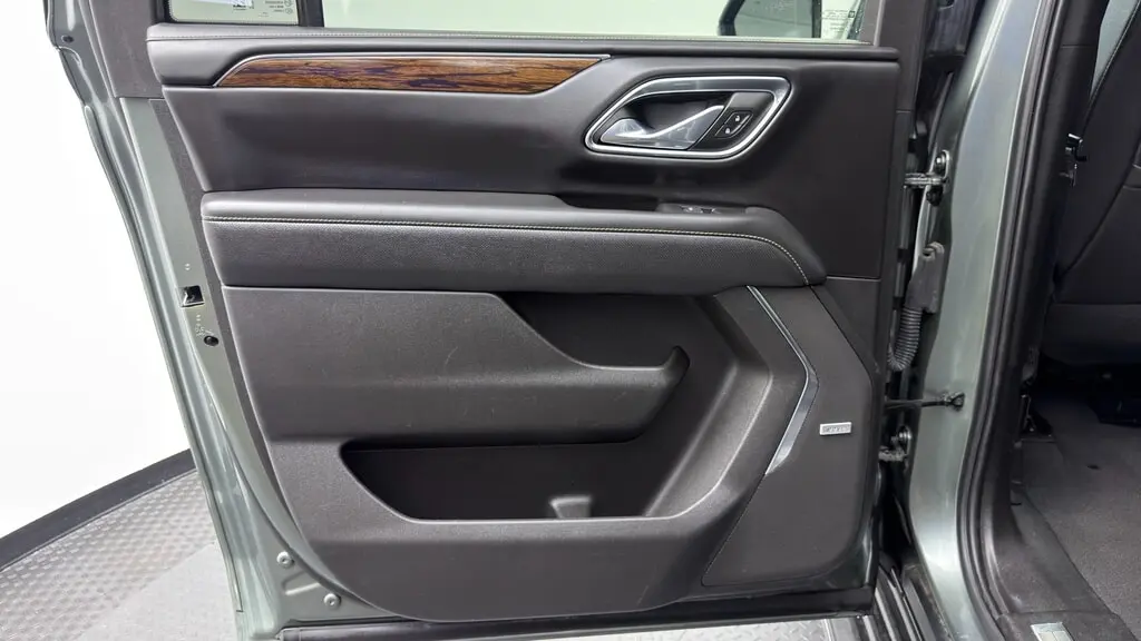 2023 CHEVROLET SUBURBAN PREMIER photo 12