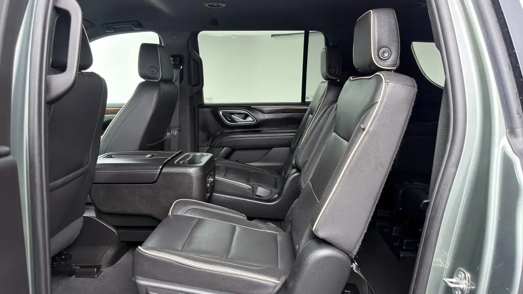 2023 CHEVROLET SUBURBAN PREMIER photo 13