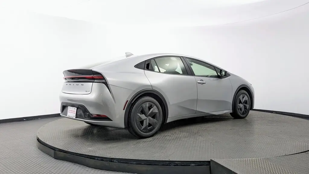 2023 TOYOTA PRIUS LE photo 7