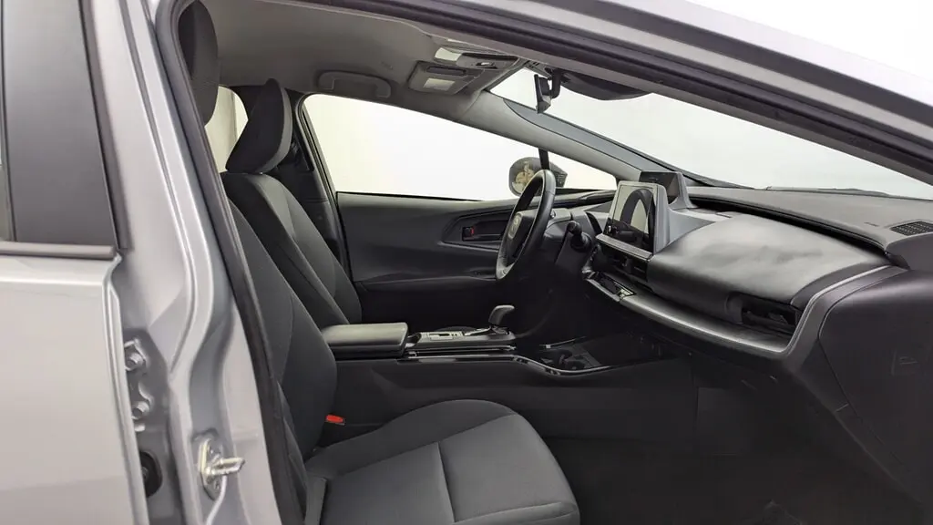 2023 TOYOTA PRIUS LE photo 20