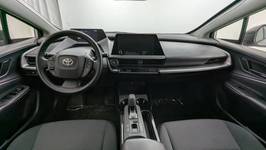 2023 TOYOTA PRIUS LE photo 23