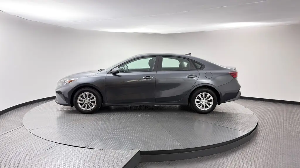 2024 KIA FORTE LX photo 2
