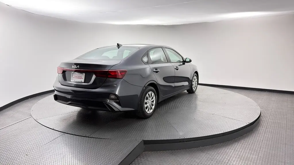 2024 KIA FORTE LX photo 7