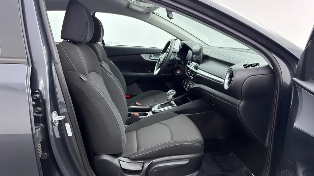 2024 KIA FORTE LX photo 18