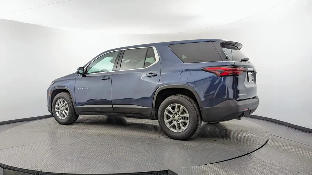2022 CHEVROLET TRAVERSE LS photo 5