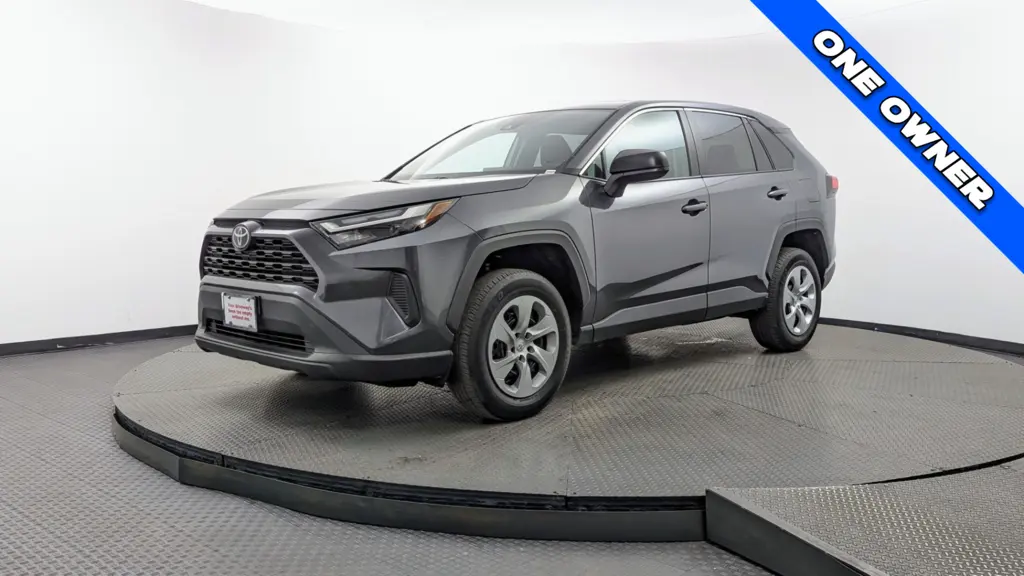 2025 TOYOTA RAV4 LE photo 1