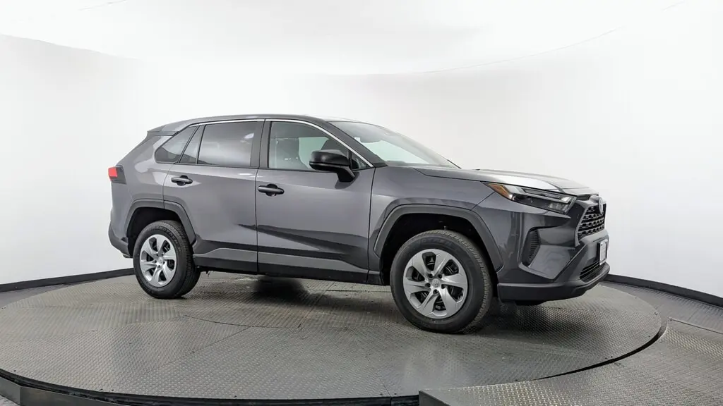 2025 TOYOTA RAV4 LE photo 10