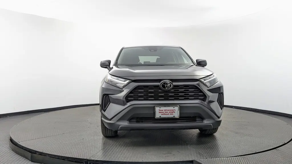 2025 TOYOTA RAV4 LE photo 11
