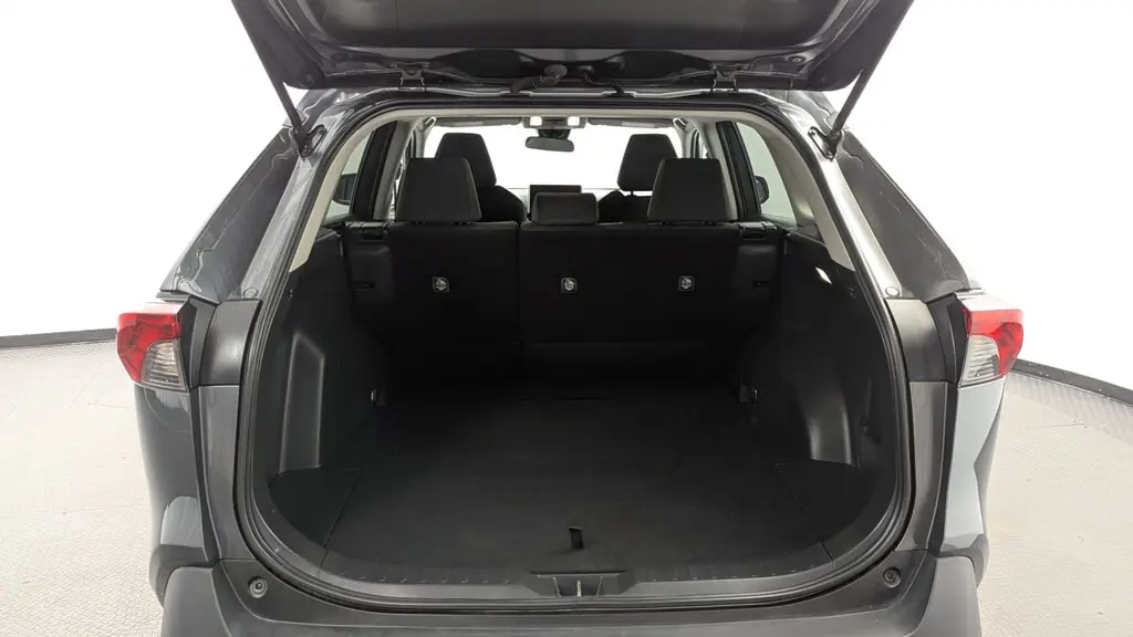2025 TOYOTA RAV4 LE photo 17