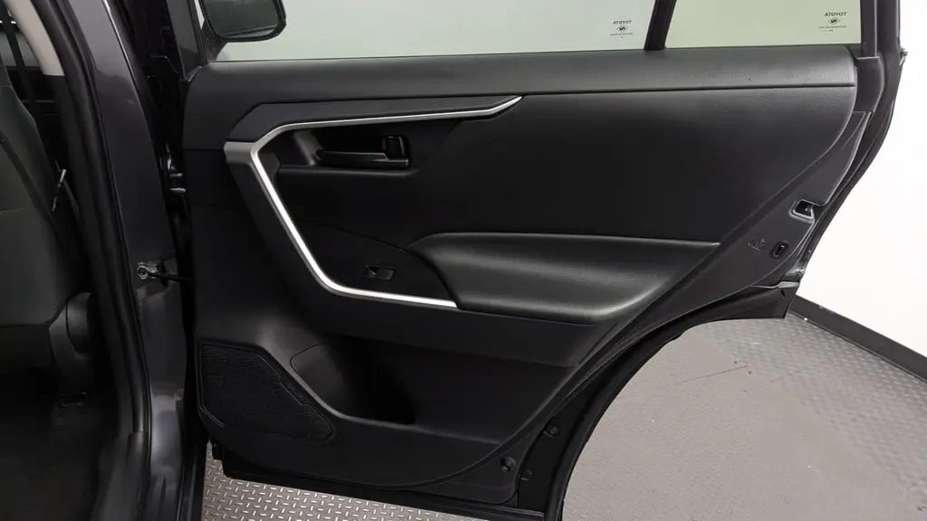2025 TOYOTA RAV4 LE photo 20