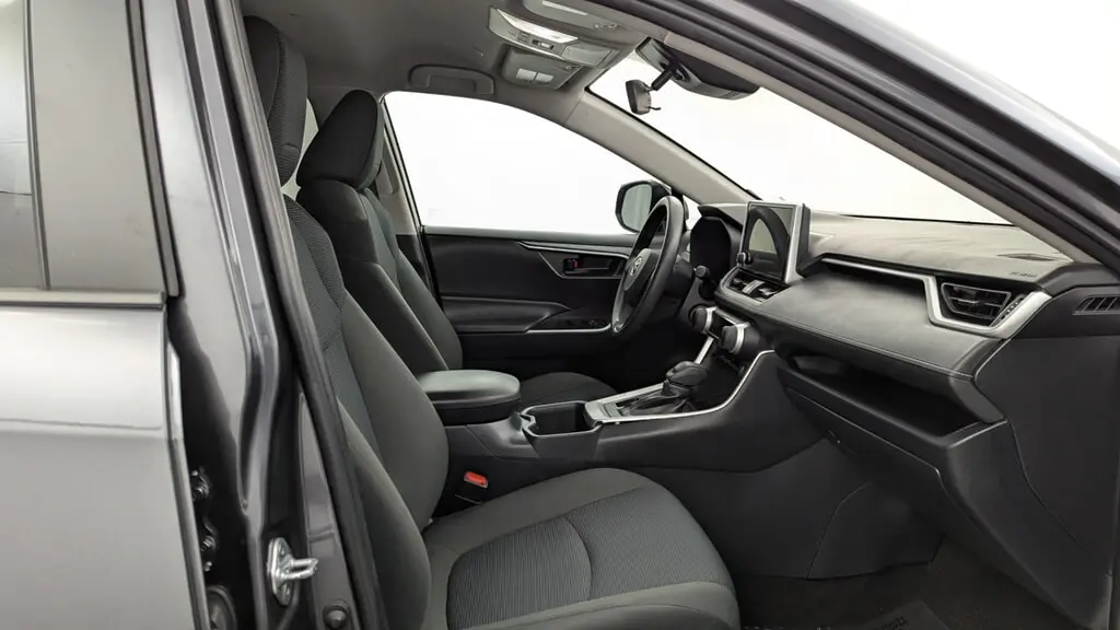 2025 TOYOTA RAV4 LE photo 21