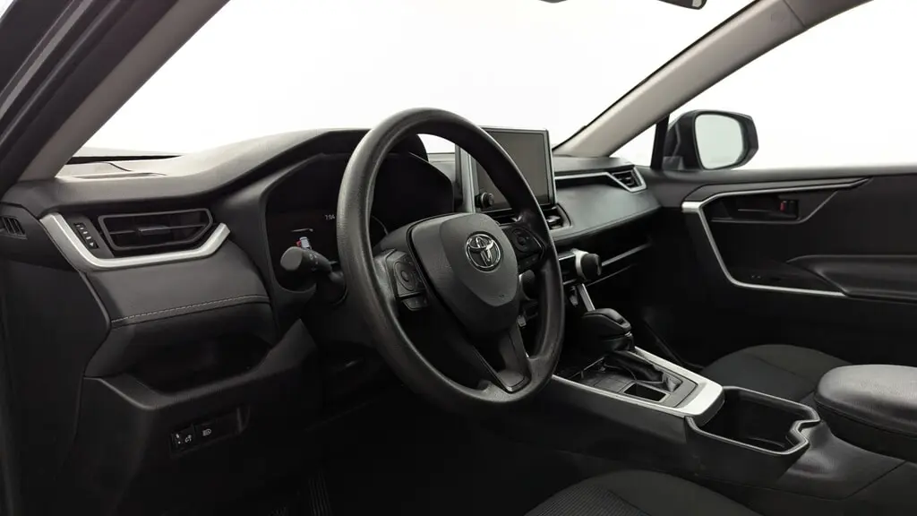 2025 TOYOTA RAV4 LE photo 23