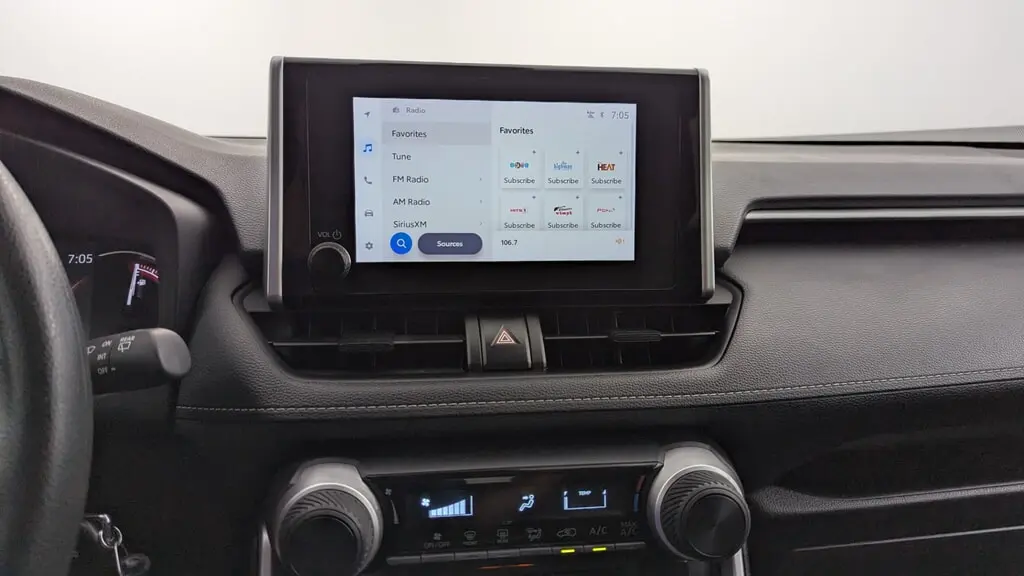 2025 TOYOTA RAV4 LE photo 27