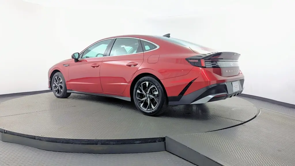 2025 HYUNDAI SONATA SEL photo 5