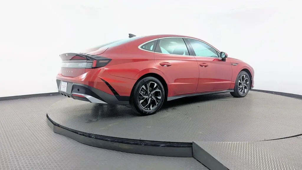 2025 HYUNDAI SONATA SEL photo 7