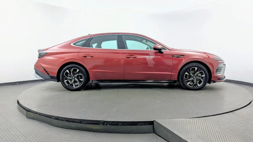 2025 HYUNDAI SONATA SEL photo 8