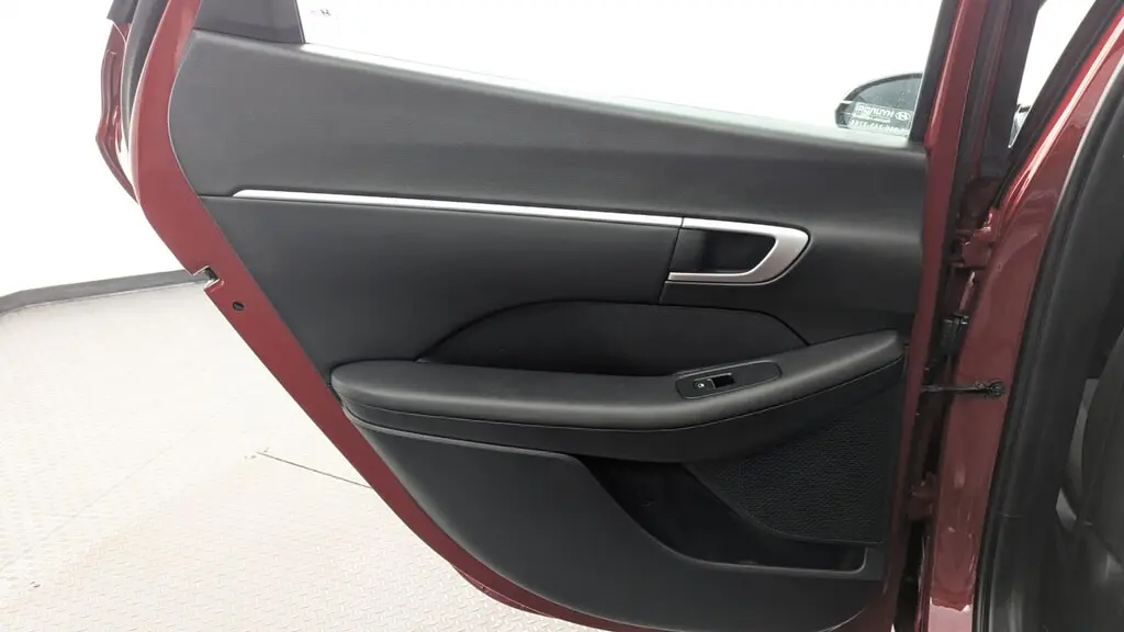 2025 HYUNDAI SONATA SEL photo 15