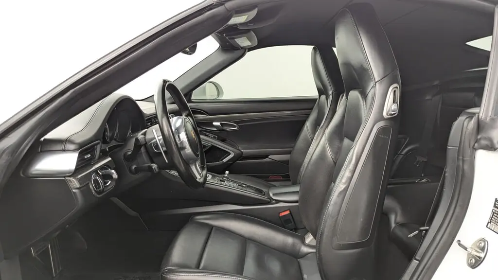 2015 PORSCHE 911 TURBO S photo 13