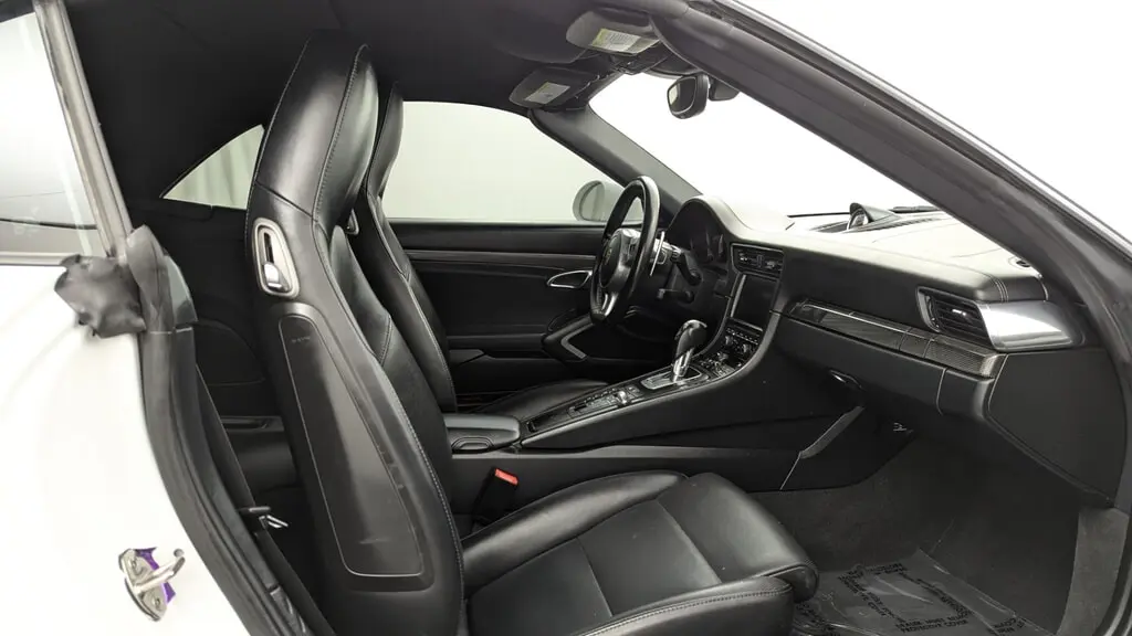 2015 PORSCHE 911 TURBO S photo 17