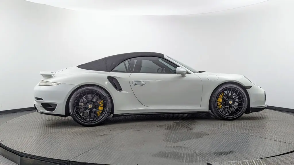 2015 PORSCHE 911 TURBO S photo 31