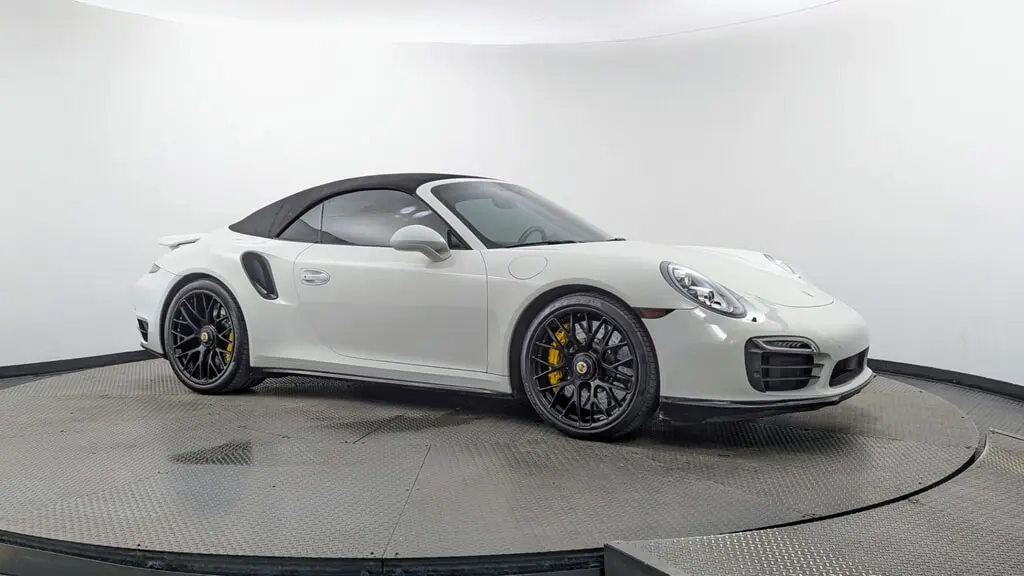 2015 PORSCHE 911 TURBO S photo 32