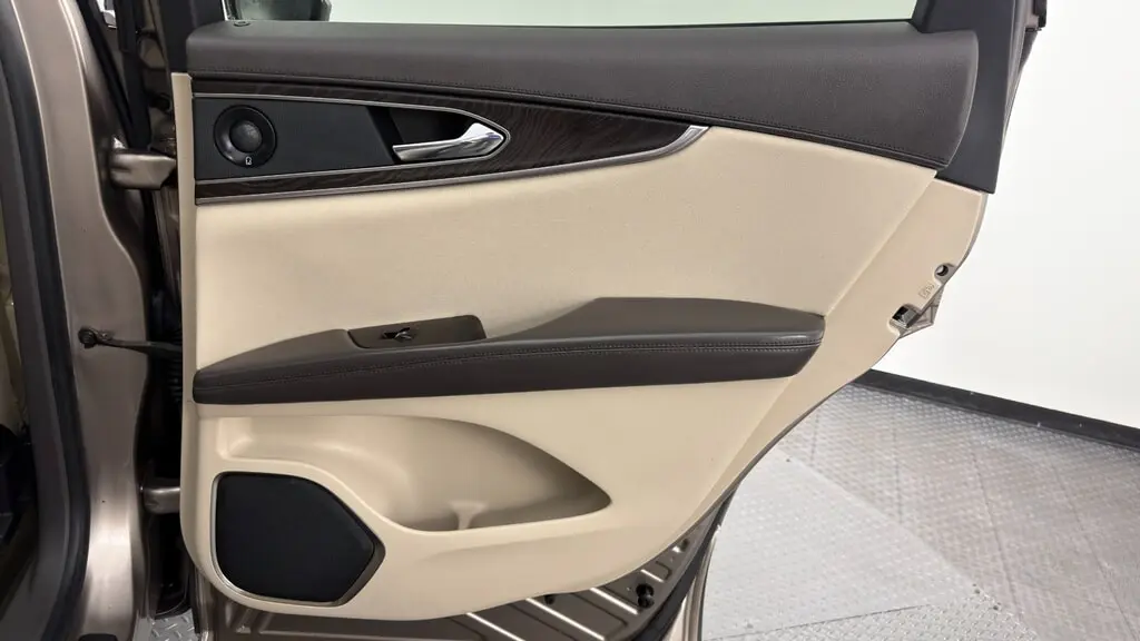 Florida Fine Cars - Used LINCOLN NAUTILUS 2019 WEST PALM RESERVE