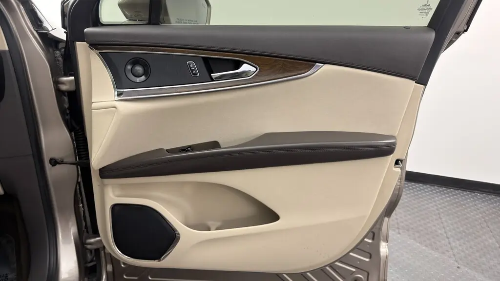 Florida Fine Cars - Used LINCOLN NAUTILUS 2019 WEST PALM RESERVE