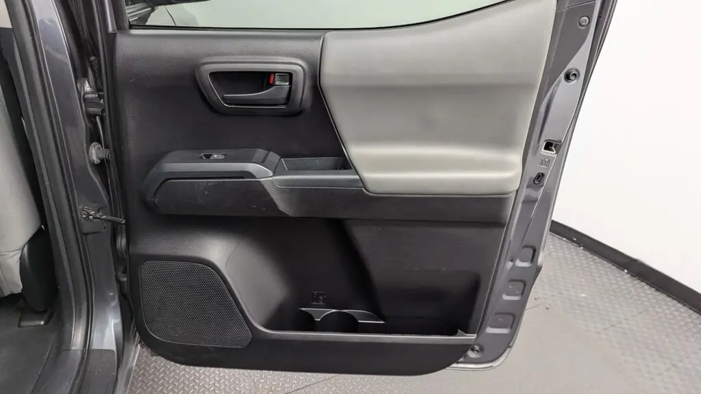 2020 TOYOTA TACOMA 2WD SR photo 18