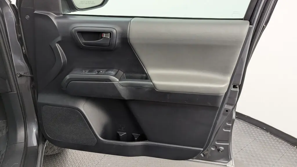 2020 TOYOTA TACOMA 2WD SR photo 21