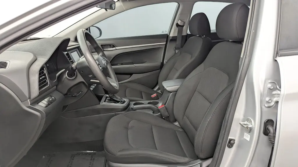 2020 HYUNDAI ELANTRA SE photo 13