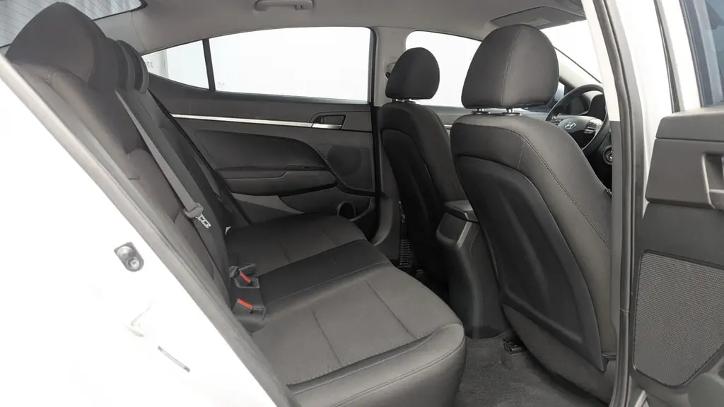2020 HYUNDAI ELANTRA SE photo 18