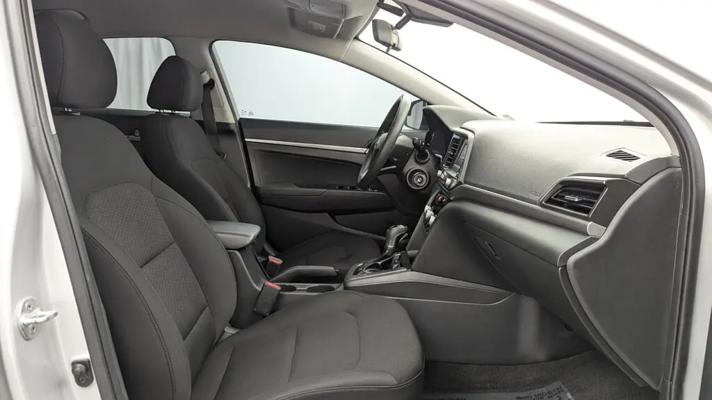 2020 HYUNDAI ELANTRA SE photo 21