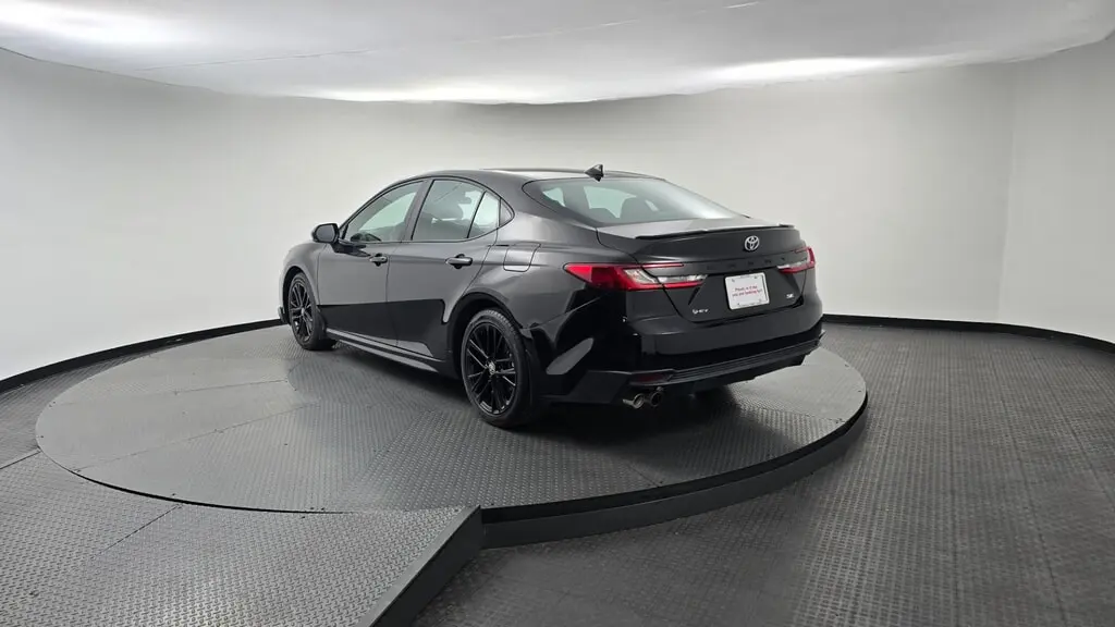 2025 TOYOTA CAMRY SE photo 5